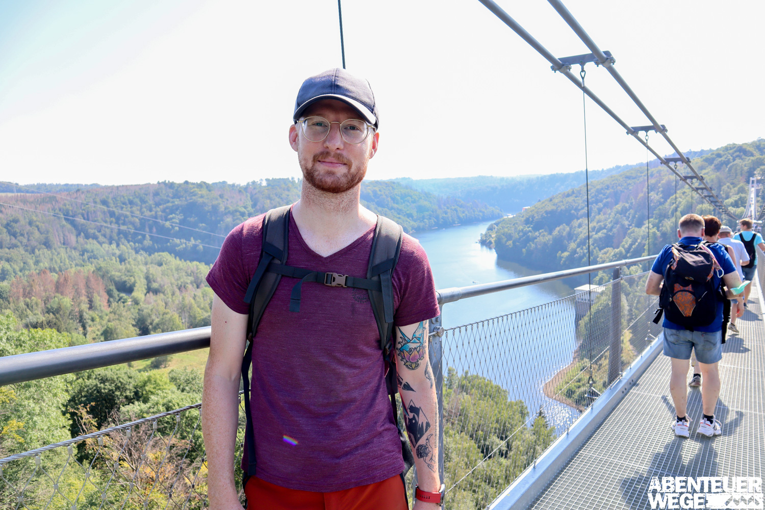 Peter auf der stählernen Hängebrücke Titan RT