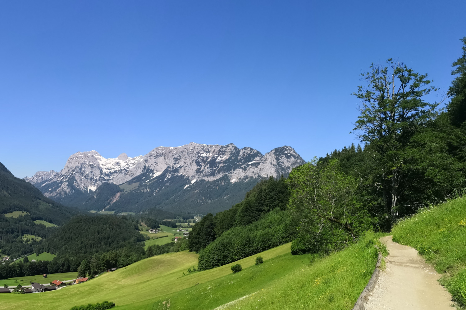 Wandern auf dem Salzalpensteig mit toller Aussicht